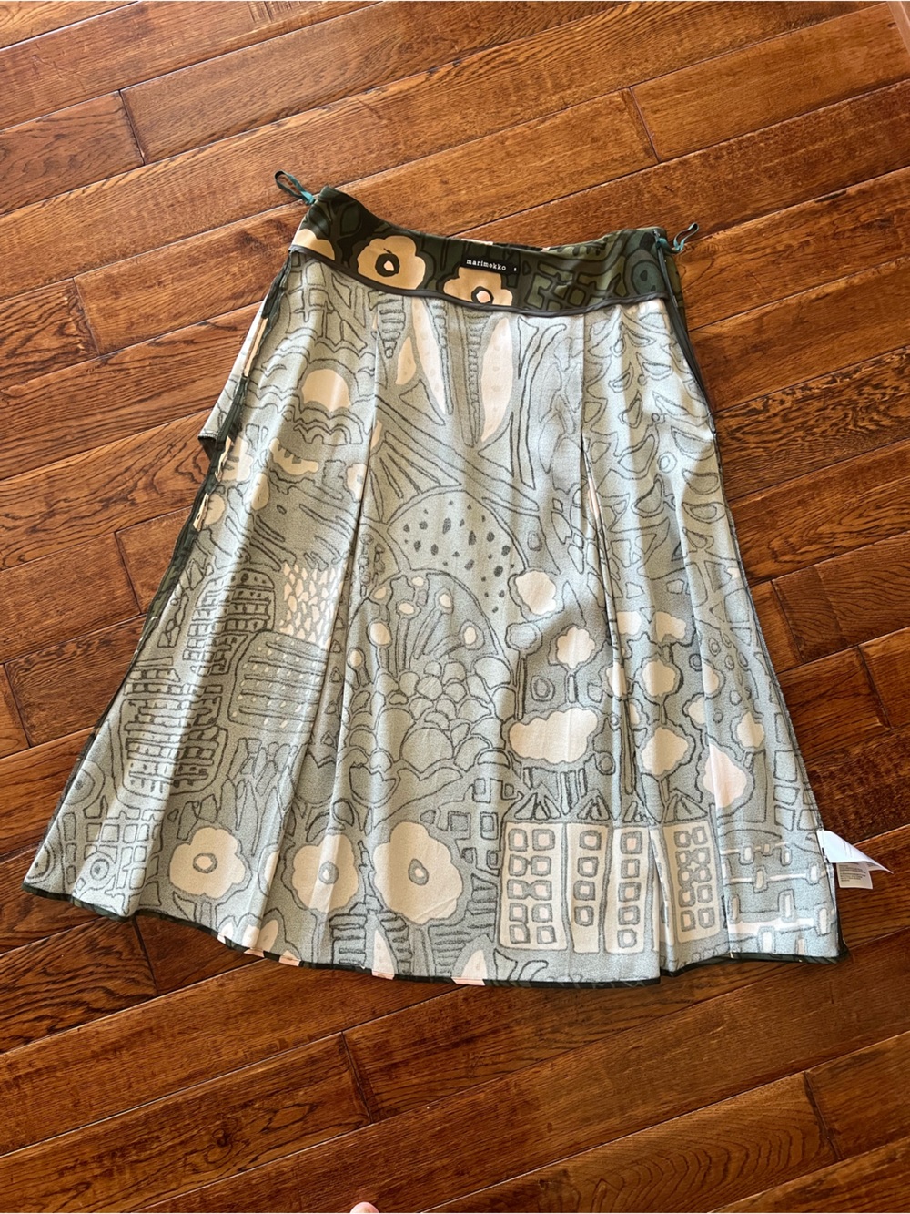 Marimekko Green and Cream Graphic A-Line Skirt - Picture 11 of 16